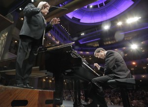 The audience at Bass Hall erupted after Kenny's final-round performance of Rachmaninoff's Paganini Rhapsody on June 9th, with Leonard Slatkin and the Forth Worth Symphony / Photo Ralph Lauer)